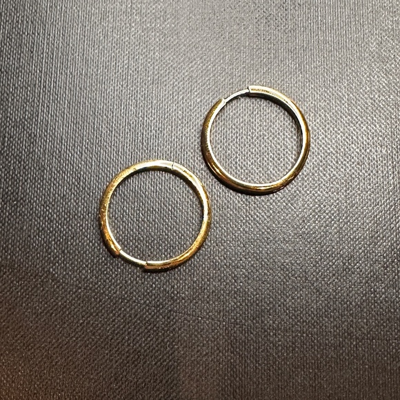 Marie June - Classic Hoop Earrings - Large - Gold - Picture 2 of 4